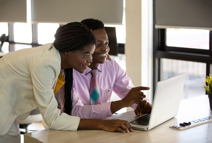 millennial-black-businesswoman-addressing-colleagues-corporate-business-meeting-close-up_35752-2622